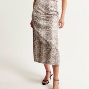 Abercrombie & Fitch Beige Pattern Midi Skirt